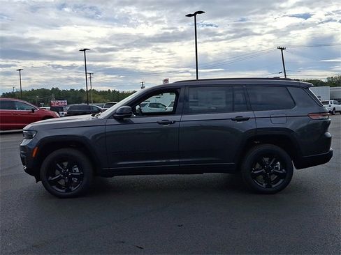 New 2025 Jeep Grand Cherokee L Limited w/ Black Appearance Package image 7