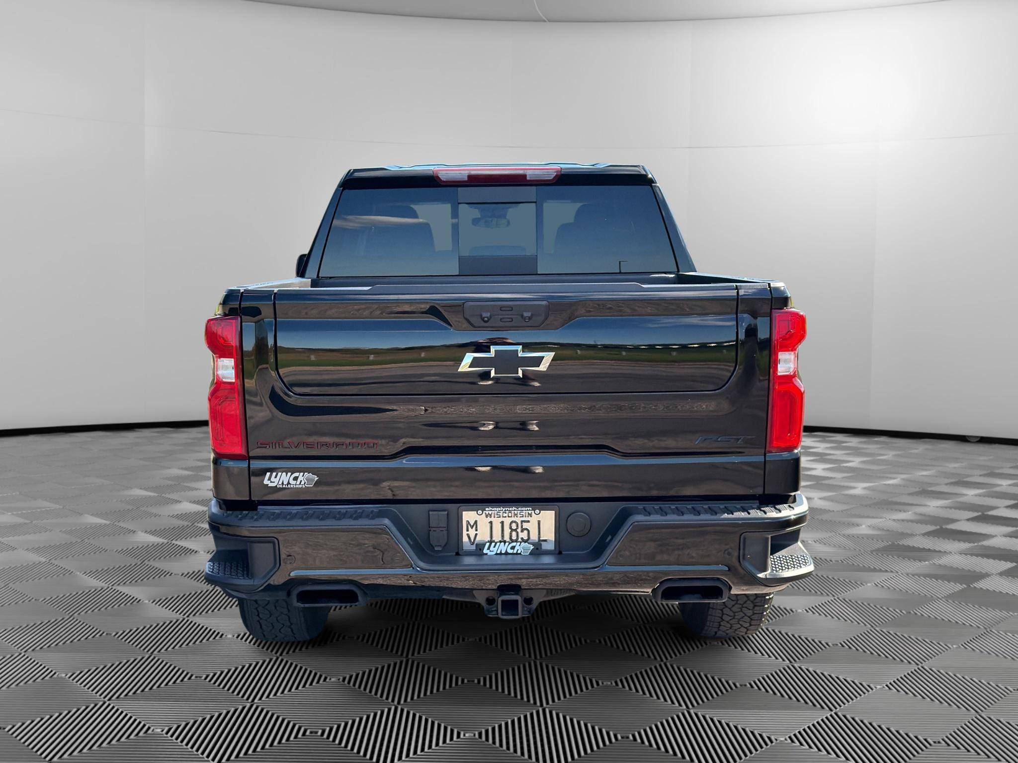 Used 2026 Chevrolet Silverado 1500 RST w/ Redline Edition AWD/4WD image 3
