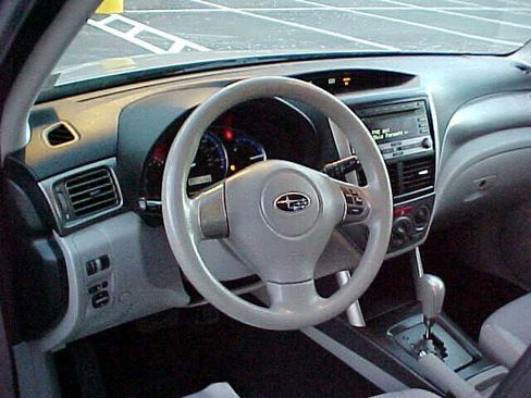 Used 2011 Subaru Forester 2.5X image 17