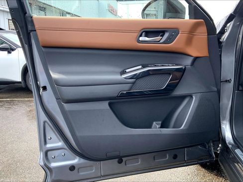 New 2026 Nissan Pathfinder Platinum w/ Cargo Package AWD/4WD image 18