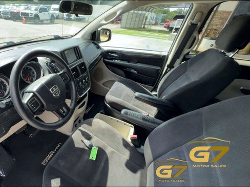 Used 2014 Dodge Grand Caravan SE w/ Quick Order Package 29E SE FWD image 9