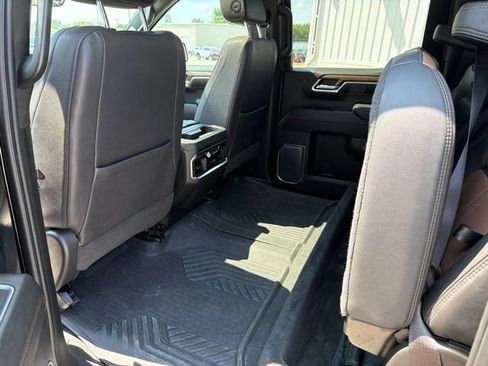 Used 2023 Chevrolet Silverado 1500 High Country w/ Technology Package AWD/4WD image 29