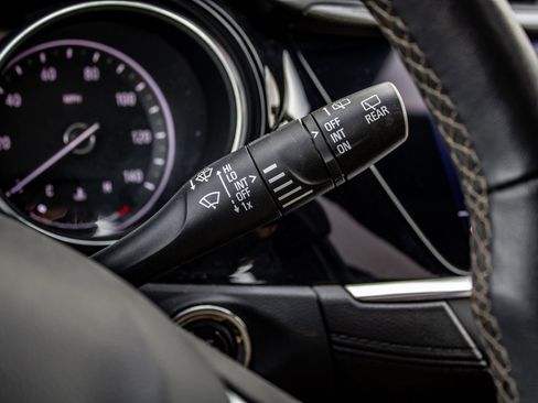 Used 2022 Buick Encore GX Essence w/ Experience Buick Package image 27