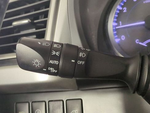 Used 2018 Toyota Highlander Plus AWD/4WD image 29