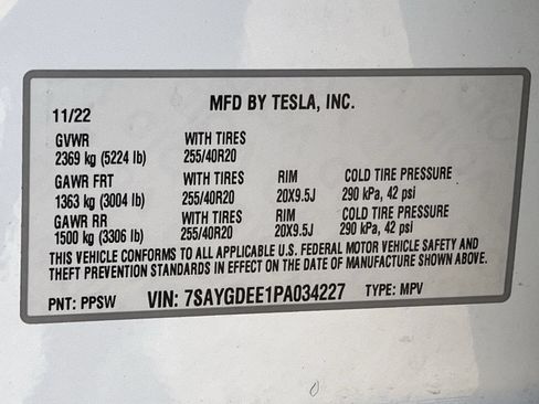 Used 2023 Tesla Model Y Long Range AWD/4WD image 27