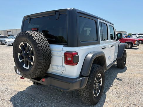 Used 2025 Jeep Wrangler Unlimited Rubicon AWD/4WD image 5