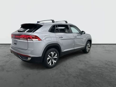 Used 2024 Volkswagen Atlas Cross Sport SE FWD image 4