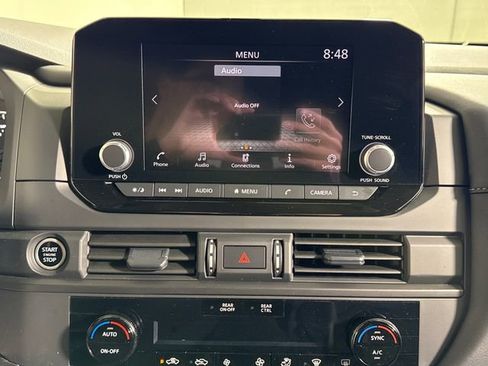 Used 2024 Nissan Pathfinder S AWD/4WD image 27