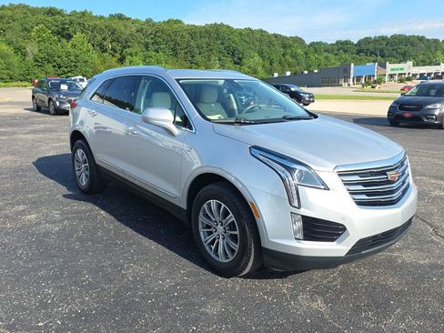 Used 2018 Cadillac XT5 Luxury w/ Driver Awareness Package FWD image 2