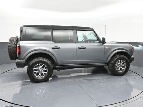 Used 2025 Ford Bronco Badlands image 28