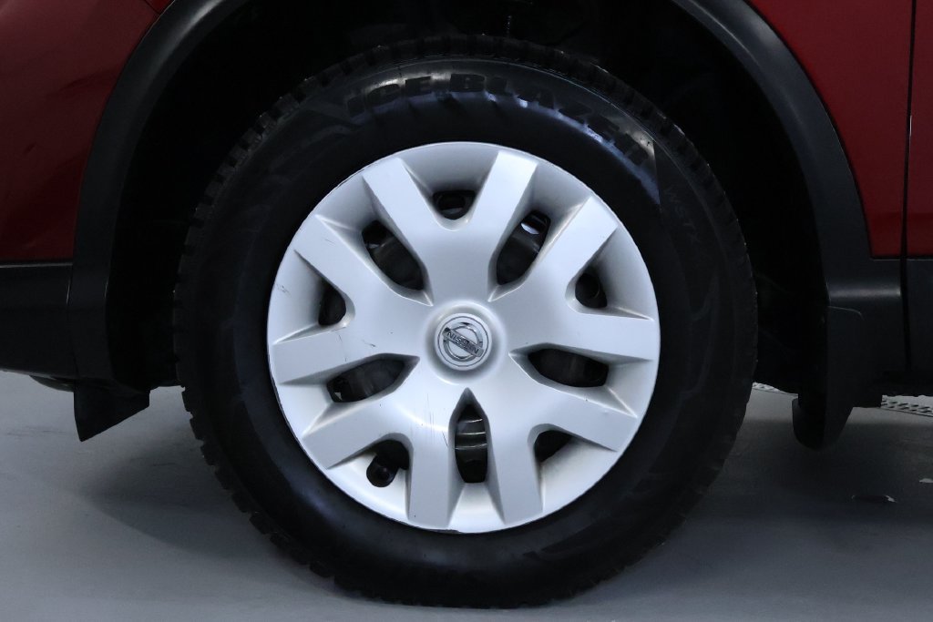 Used 2020 Nissan Rogue Sport S FWD image 30