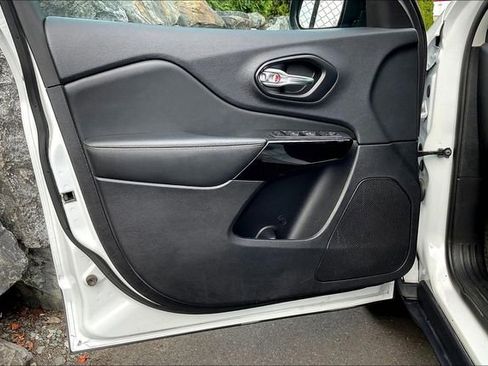 Used 2023 Jeep Cherokee Altitude Lux image 22