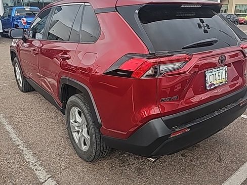 Used 2019 Toyota RAV4 XLE w/ Convenience Package image 10