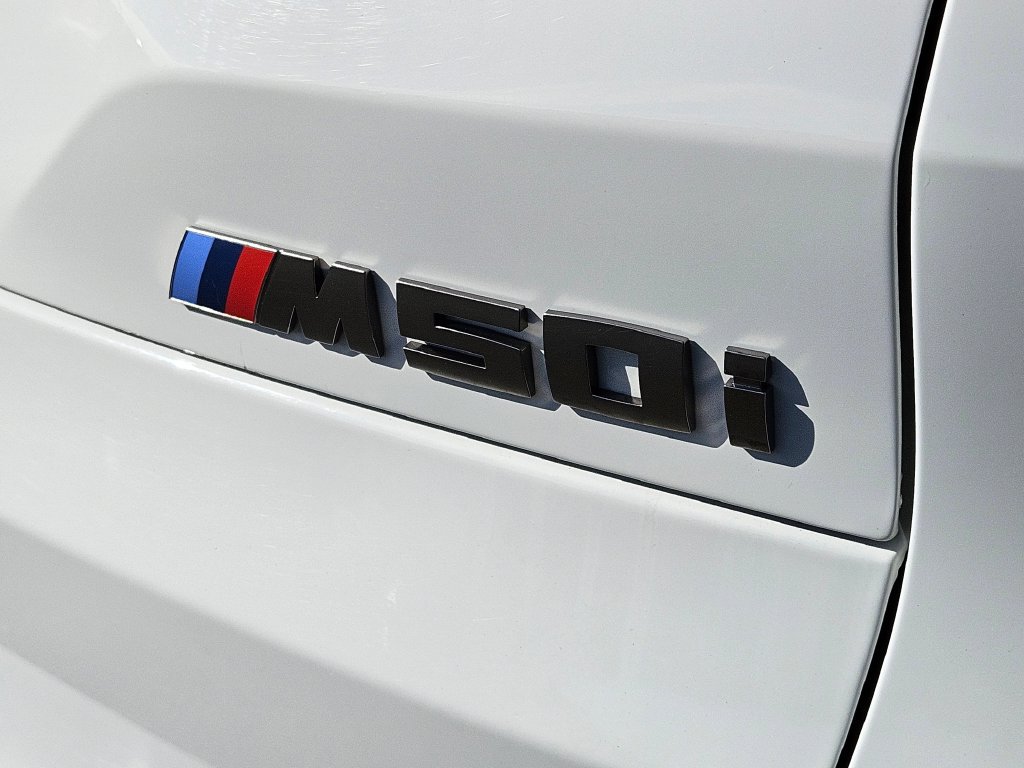 Used 2022 BMW X5 M50i AWD/4WD image 11