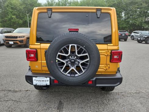 New 2026 Jeep Wrangler Unlimited Sahara AWD/4WD image 5