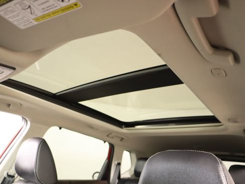 Used 2023 Nissan Rogue SL w/ SL Premium Package image 16