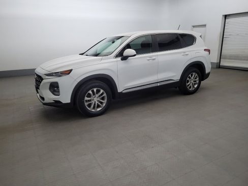 Used 2019 Hyundai Santa Fe SE image 2