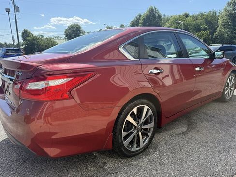 Used 2016 Nissan Altima 2.5 SR FWD image 7