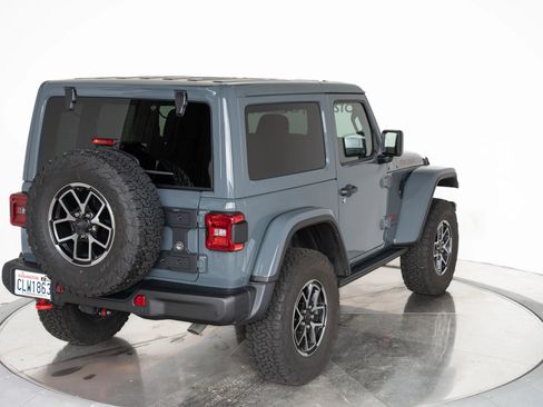 Used 2024 Jeep Wrangler Rubicon image 17