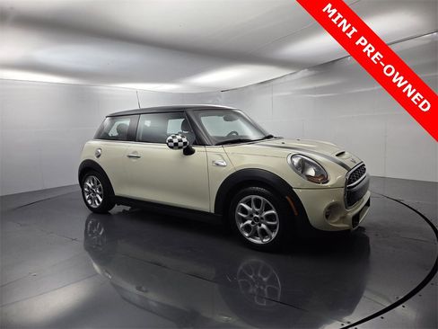 Used 2015 MINI Cooper S image 1