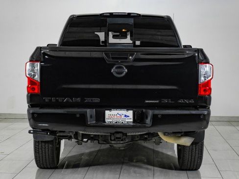 Used 2019 Nissan Titan SL w/ Midnight Edition image 7