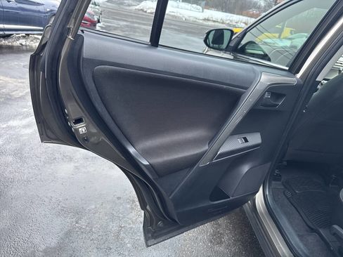 Used 2013 Toyota RAV4 XLE image 17