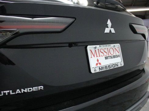 New 2026 Mitsubishi Outlander SEL image 4