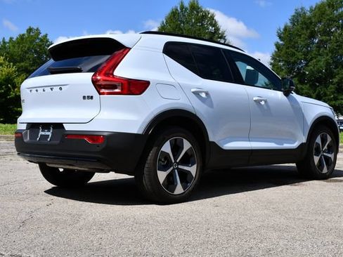 Used 2026 Volvo XC40 B5 Plus AWD/4WD image 7