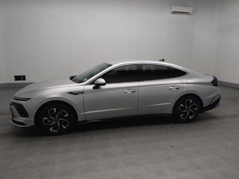 Used 2024 Hyundai Sonata SEL FWD image 2