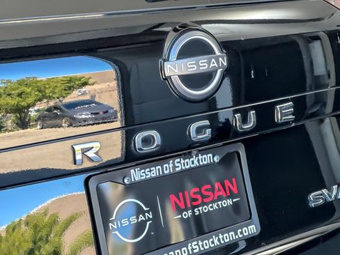 Used 2023 Nissan Rogue SV w/ SV Premium Package AWD/4WD image 25