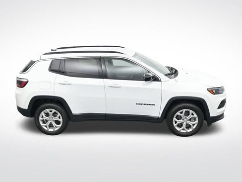 Used 2024 Jeep Compass Latitude AWD/4WD image 24