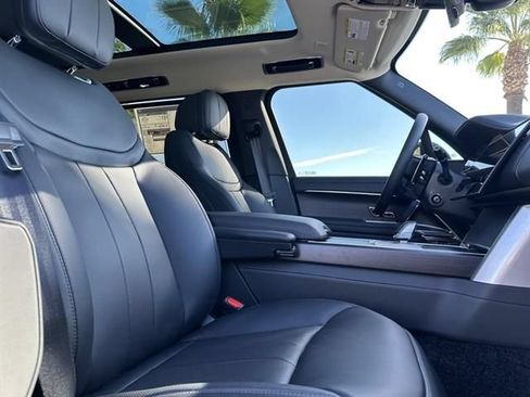 Used 2025 Land Rover Range Rover Long Wheelbase SE AWD/4WD image 21
