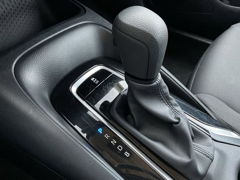 Used 2025 Toyota Corolla LE image 33