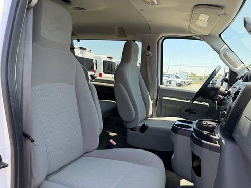 Used 2011 Ford E-350 and Econoline 350 XLT RWD image 22
