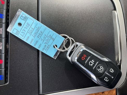 Used 2016 Lincoln MKX Reserve w/ Driver Assistance Package image 34