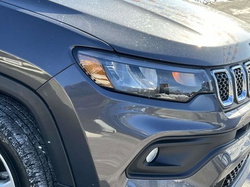 Used 2023 Jeep Compass Latitude image 7