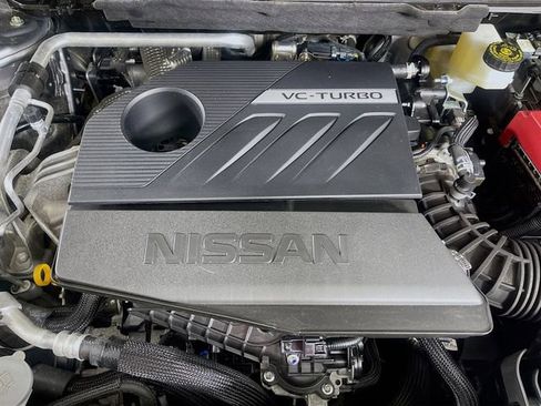 Used 2023 Nissan Rogue SV image 29