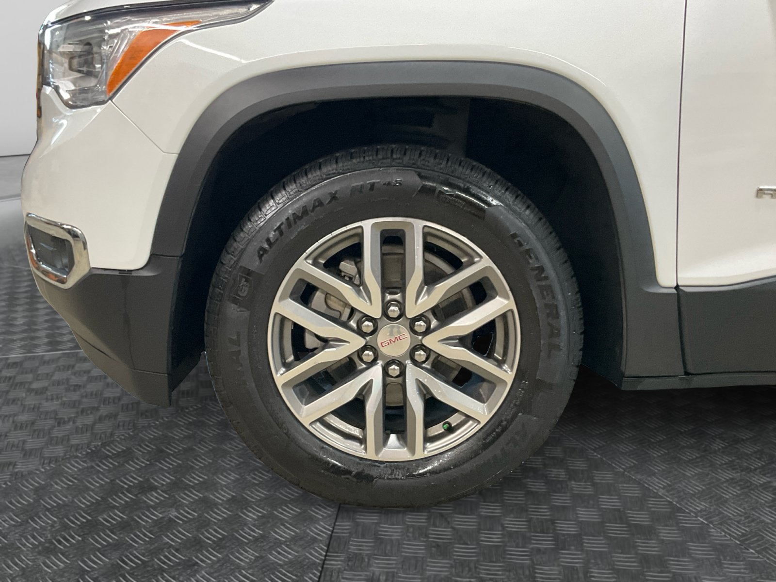 Used 2019 GMC Acadia SLE w/ Driver Alert Package I AWD/4WD image 16