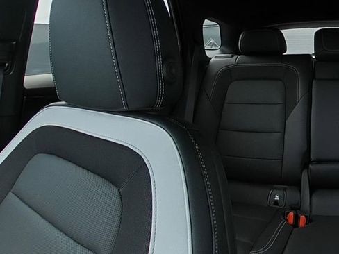 Used 2025 Chevrolet Blazer EV LT FWD image 24