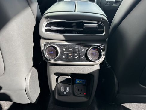 Used 2024 Genesis GV80 3.5T w/ Prestige Package image 18