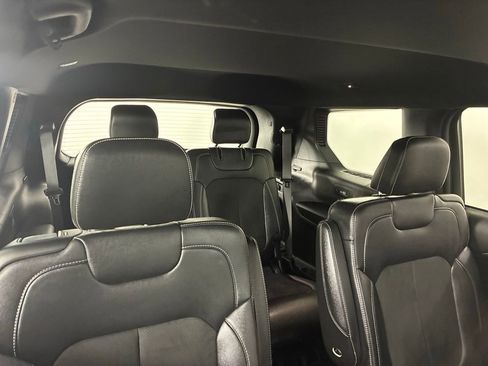 Used 2024 Jeep Grand Cherokee L Altitude image 31