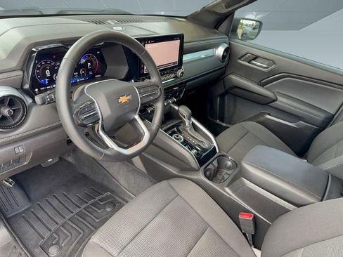 Certified 2024 Chevrolet Colorado LT w/ LT Convenience Package II AWD/4WD image 4