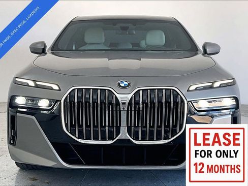 Used 2023 BMW 740i image 6