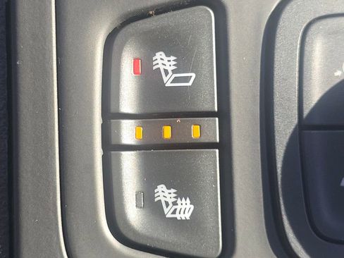 Used 2023 GMC Terrain SLT image 5