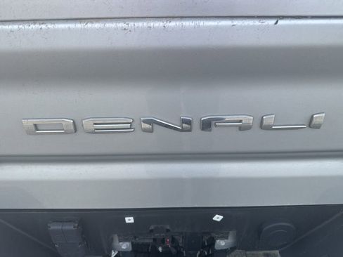 Used 2023 GMC Sierra 2500 Denali w/ Denali Ultimate Package AWD/4WD image 3