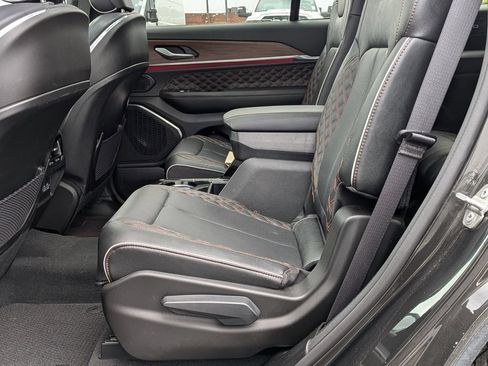 Used 2024 Jeep Grand Cherokee L Summit w/ Advanced Protech Group IV AWD/4WD image 23