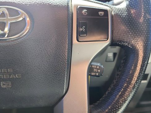 Used 2011 Toyota 4Runner SR5 w/ Premium Pkg w/Leather AWD/4WD image 23