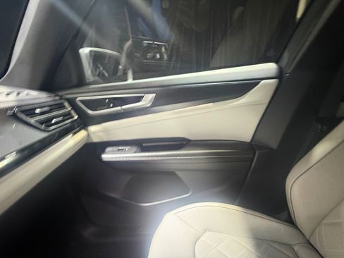 Used 2024 Volkswagen Atlas Cross Sport SEL Premium R-Line image 16