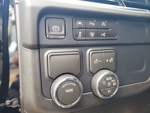 New 2026 Chevrolet Suburban LT w/ Comfort Package image 24