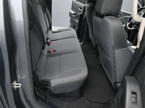 Used 2024 Nissan Frontier SV image 14